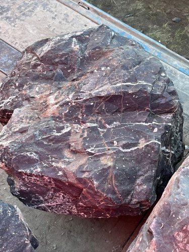 Камни для ландшафтного дизайна красно-фиолетовые 10-60 килограмм купить в Серпухову