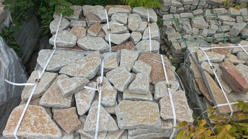 Плитняк гранитный галтованный купить в Серпухову