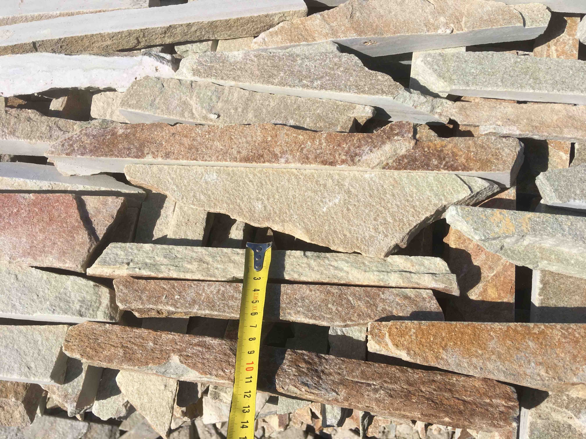 Горбушка златолит золотистый для облицовки купить в Серпухову