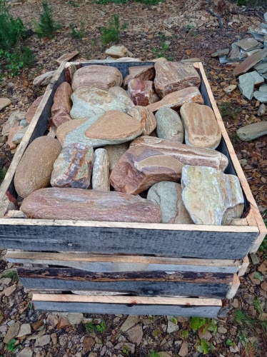 Златолит жёлтый, жёлто-зелёный глыбки и валуны для ланшафтного дизайна купить в Серпухову