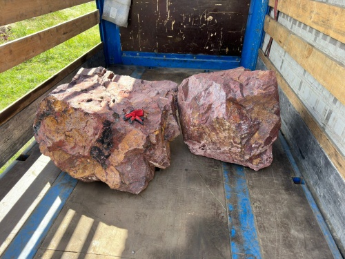Ландшафтные глыбы красно-фиолетовые 200-1000 килограмм купить в Серпухову