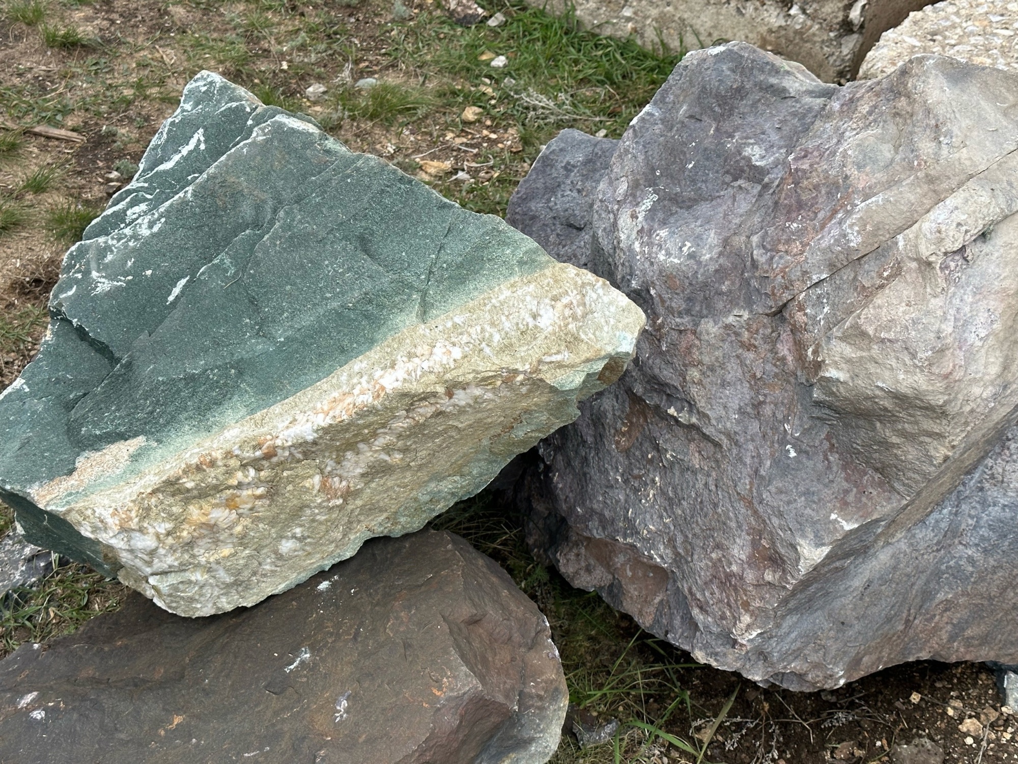 Камни для ландшафтного дизайна зелёные 10-60 килограмм купить в Серпухову