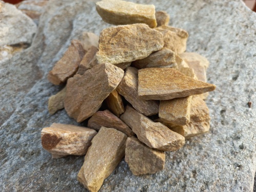 Златолит жёлтый декоративная каменная крошка купить в Серпухову