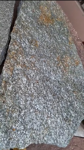 Плитняк златолит серебристый для цоколя, отмостки купить в Серпухову