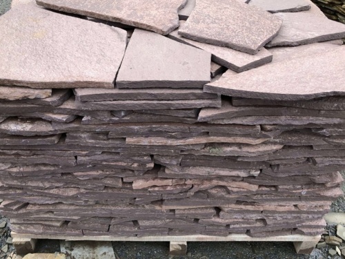 Плитняк лемезит бордовый для облицовки цоколя 20-25 мм  купить в Серпухову