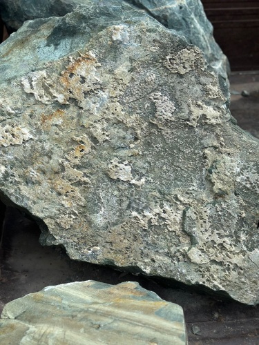 Ландшафтные глыбы зелёные 200-500 килограмм купить в Серпухову