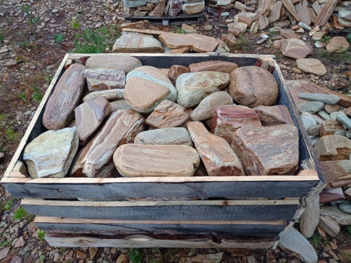 Златолит жёлтый, жёлто-зелёный глыбки и валуны для ланшафтного дизайна купить в Серпухову