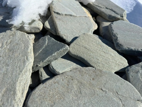 Плитняк златолит зелёный галтованный для цоколя купить в Серпухову